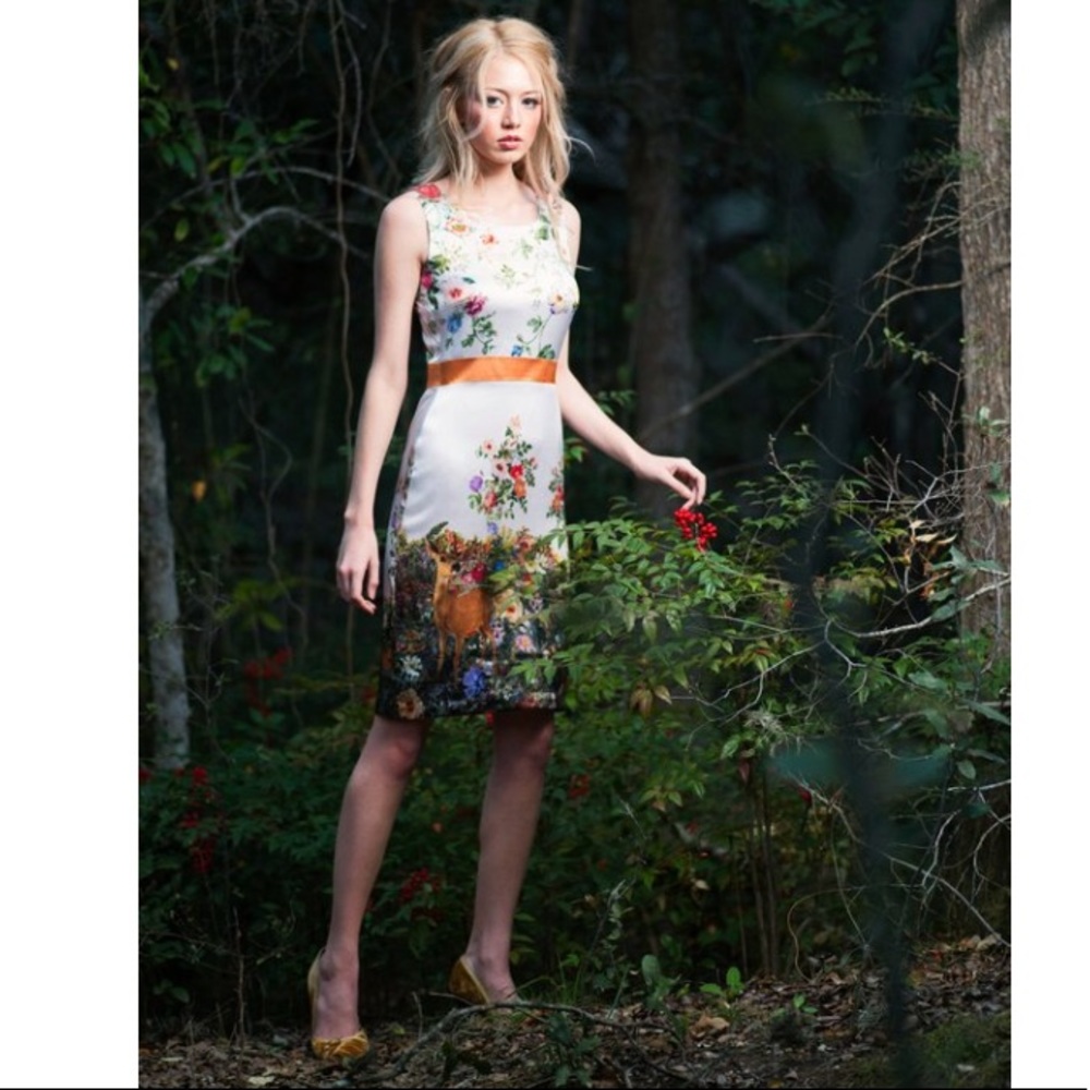 NWT Beautiful Stretch Silk Deer Floral Print Dress
